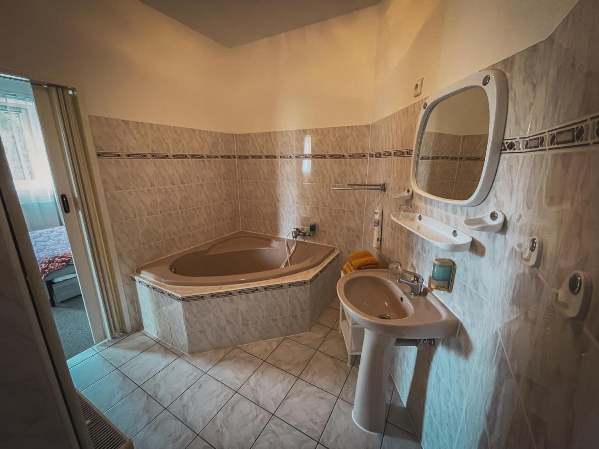 Hotel Apartment Faraon 룸부르크 외부 사진